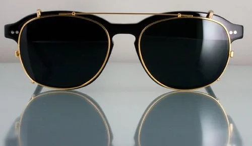 Monture Taï noire avec clip solaire, vue de face